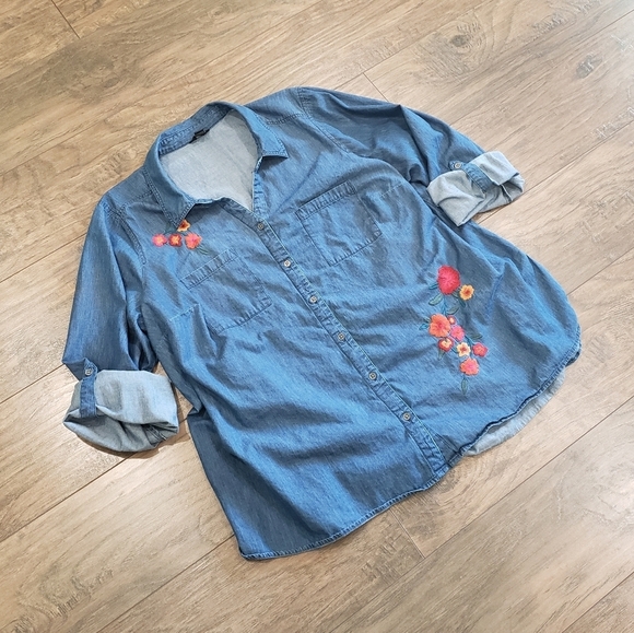 Intro. Floral Embroidered Denim Button Down Shirt Size 3X - Picture 2 of 8